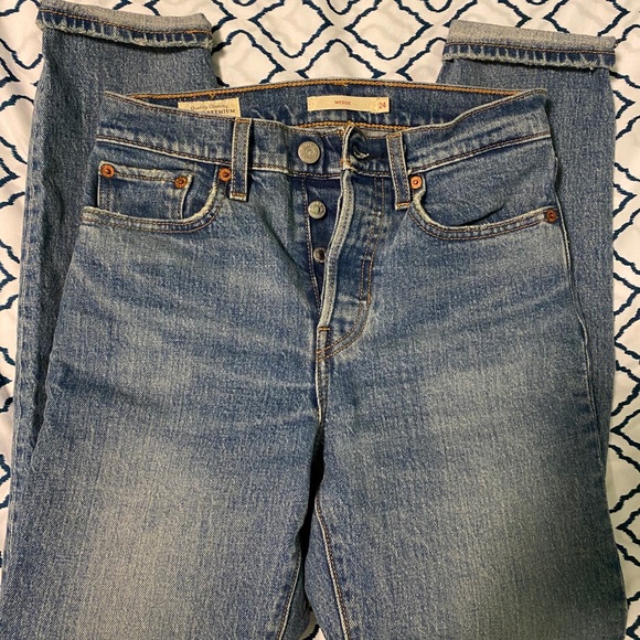 Levi’s Wedgie Straight Jeans in “These Dreams” - Picture 1 of 3